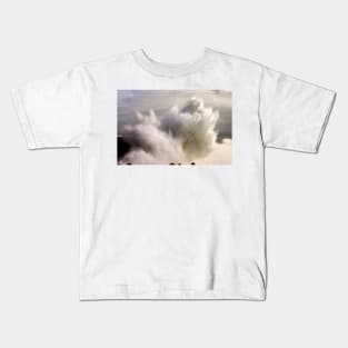 giant breaking wave. cascais Kids T-Shirt